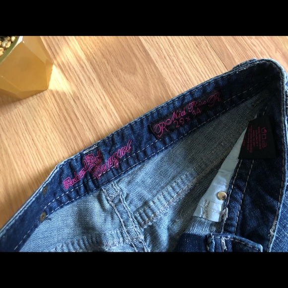 Rock & Roll Cowgirl Mid Rise Bootcut Jeans Dark Denim Embroidery - Picture 4 of 9